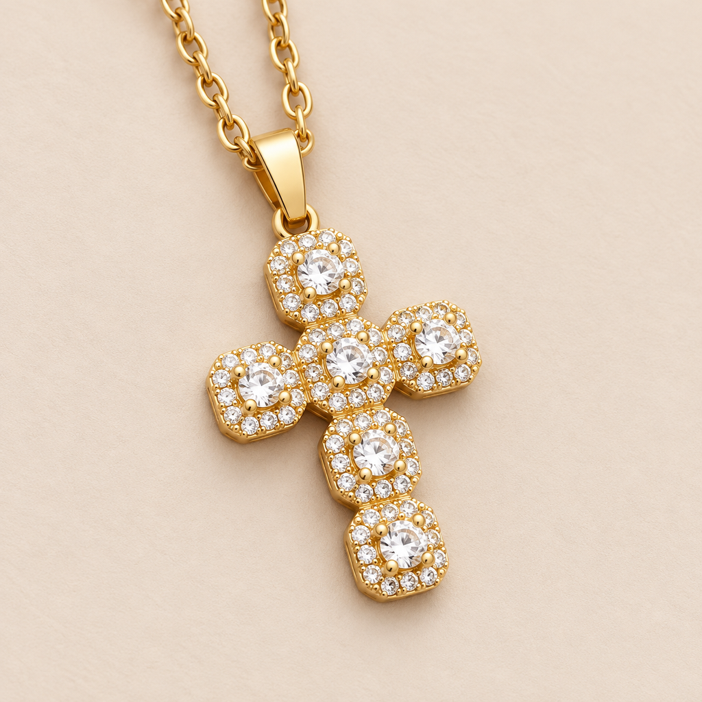 STÉPH Ketting Belle Cross – Wit, goudkleurig met heldere zirkonia detail