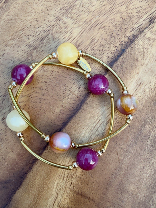 STÉPH Armband Berry Gold close-up